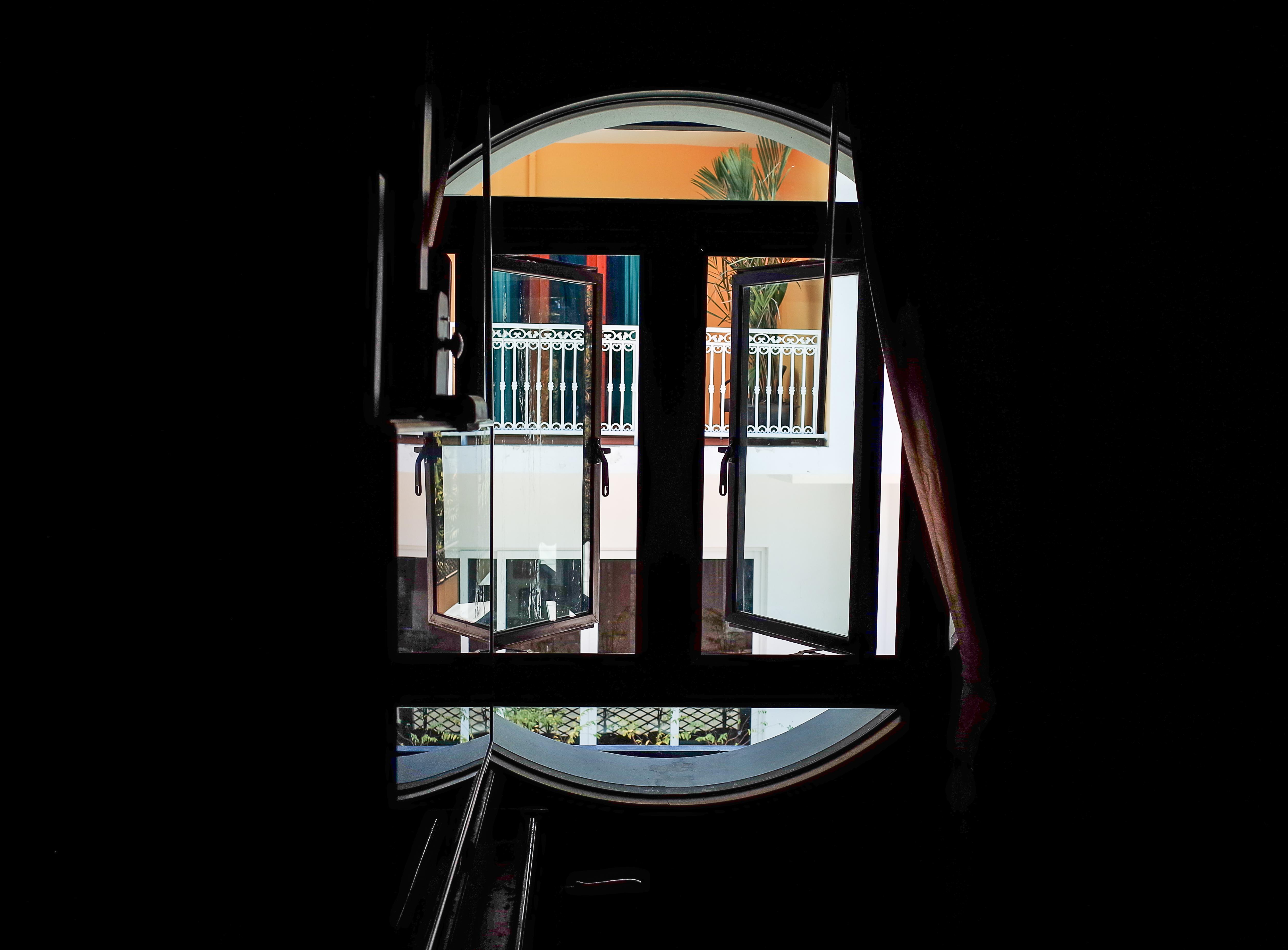 Art Mai Gallery Nimman Hotel Τσιάνγκ Μάι Εξωτερικό φωτογραφία The window of the house of the writer